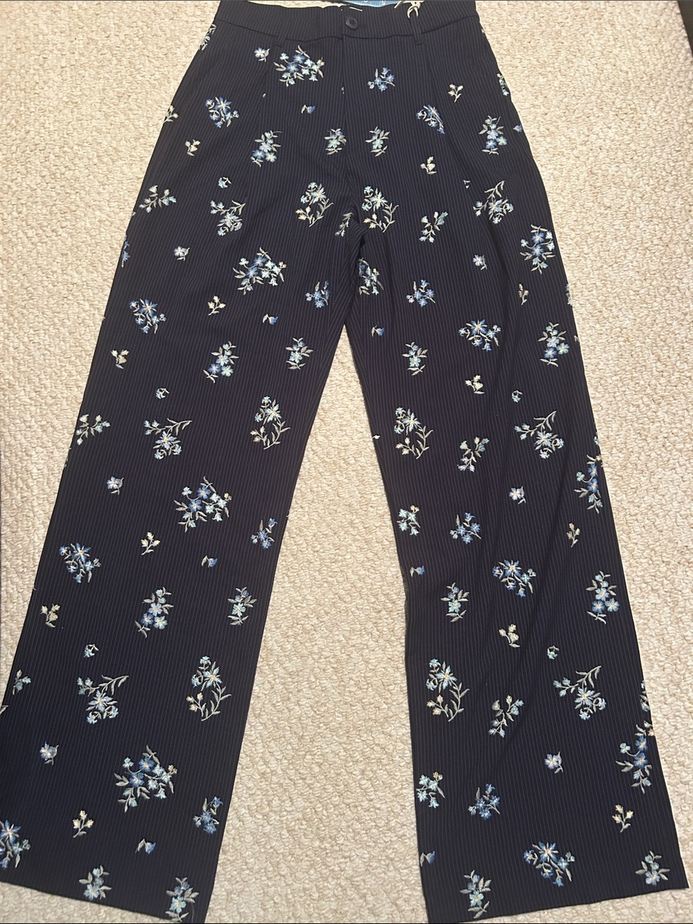 Driftwood NWT Women’s Navy Floral Pinstripe Wide-Leg Jeans